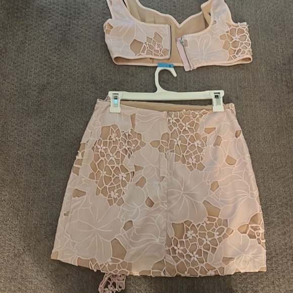 NBD x Revolve skirt and crop top set - Picture 7 of 7